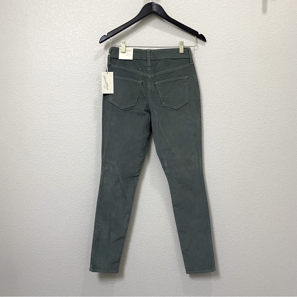 Universal Thread Goods Co. Green Corduroy High Rise Skinny Green Pants - Picture 2 of 13